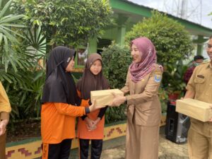 Bidang Kesmas Dinkes Kota Metro Turun Langsung Siaran Keliling (WORO-WORO) Untuk Edukasi Masyarakat-DINKES KOTA METRO