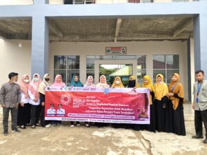 Dinkes Kota Metro Sukseskan POPM Kecacingan Minum Obat Cacing di MI Muhammadiyah Hadimulyo Metro