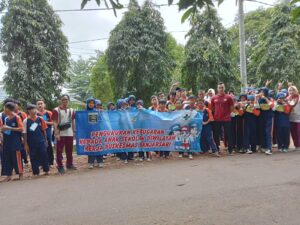 SISWA SMP N 6 METRO ANTUSIAS IKUTI TES KEBUGARAN