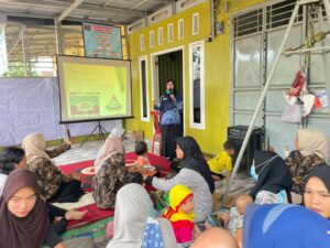 PENYULUHAN GIZI, KECACINGAN, DAN DETEKSI DINI KANKER LEHER RAHIM DI POSYANDU TERATAI RW 04 KELURAHAN BANJARSARI