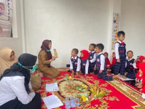EDUKASI GIZI SEIMBANG,PEMBERIAN VITAMIN A, SARAPAN BERSAMA, DAN STIMULASI, DETEKSI, INTERVENSI DINI TUMBUH KEMBANG (SDIDTK) DI PAUD SAKURA