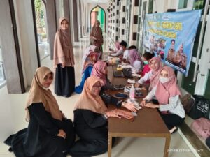 UPTD PUSKESMAS RAWAT INAP BANJARSARI MENGADAKAN PELAYANAN POSBINDU PTM DIMASJID AT-TAQWA KOTA METRO