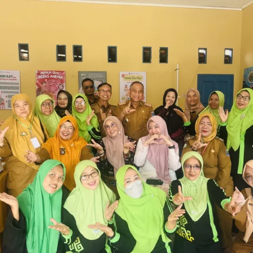 Bunda Posyandu Hj. Eni Bambang Berikan Pembinaan dan Dukungan kepada Kader Posyandu Sejahtera VIII dalam Persiapan Lomba Kelurahan Tingkat Provinsi Lampung Tahun 2025
